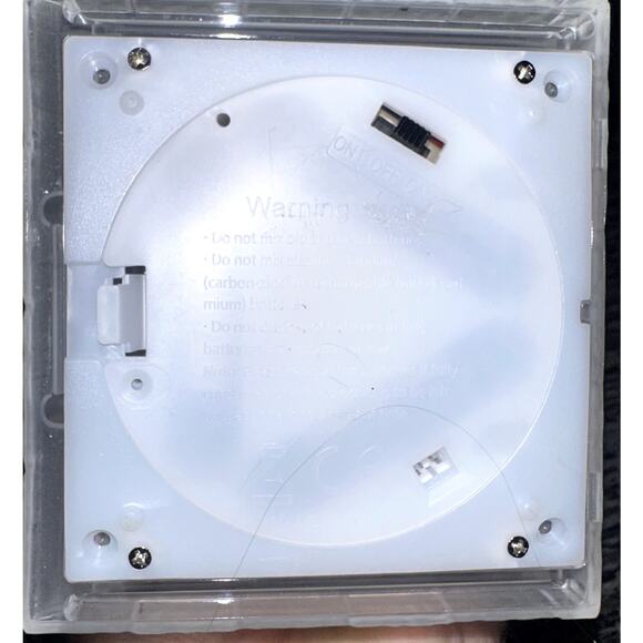 ALDI 11" White Acrylic Church Light Up Glitter Wreath Christmas Snow Globe - Picture 7 of 10